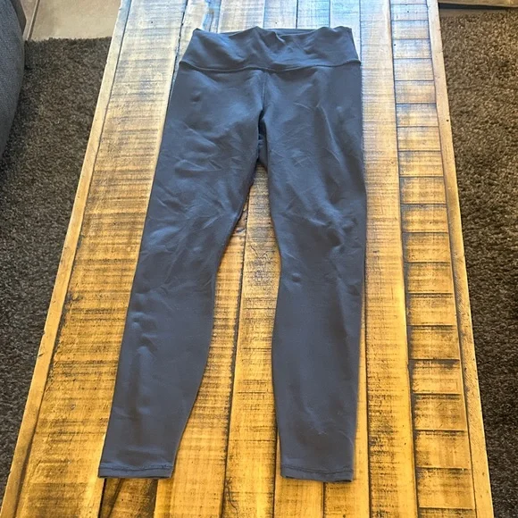 Fabletics Define PowerHold® High-Waisted 7/8 Legging - Regular Inseam 25” - Picture 2 of 11